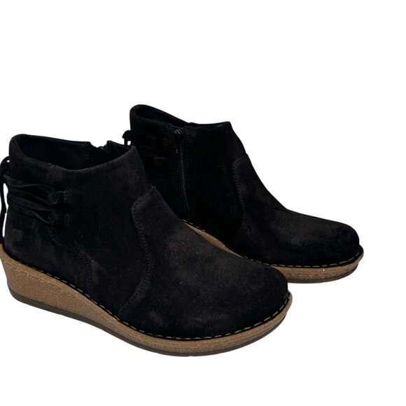 Born Women's Viana Black Distressed Suede Wedge Ankle Zip Booties Size 9 NEW - Picture 3 of 5